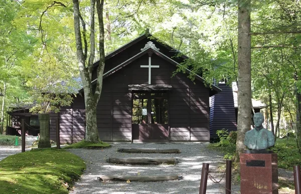 【横浜発】旧軽井沢散策&お買い物 人気の高原リゾート「軽井沢」のリゾートアウトレットショッピングとぶらり「旧軽井沢」でゆったり散策♪2